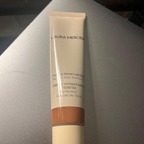 Laura Mercier tinted moisturizer - Picture 1 of 2